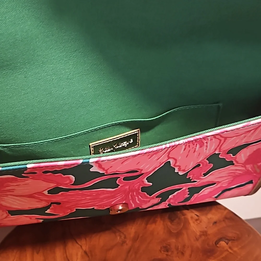 NEW Lilly Pulitzer clutch - Picture 2 of 5